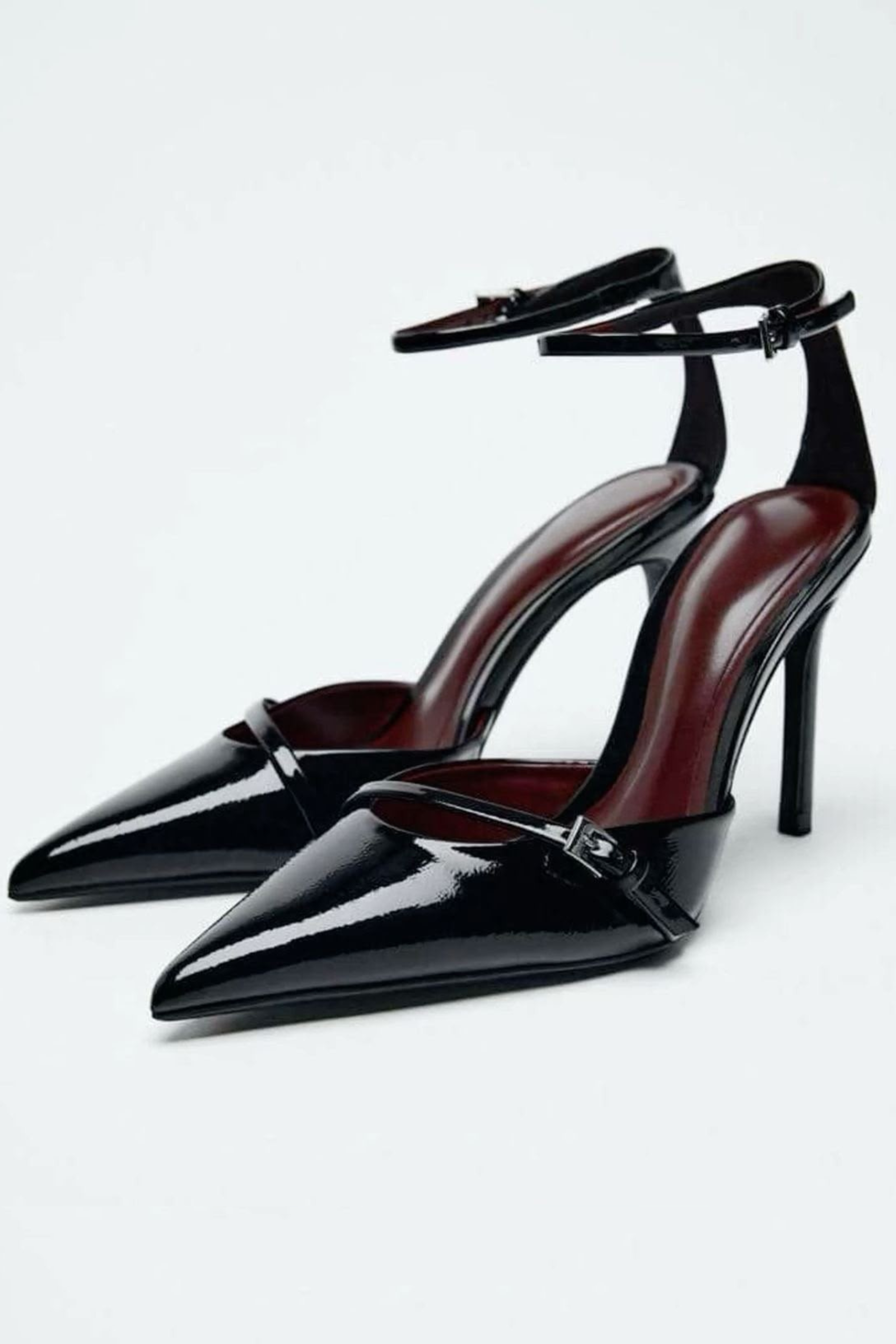 DUNIA HEELS