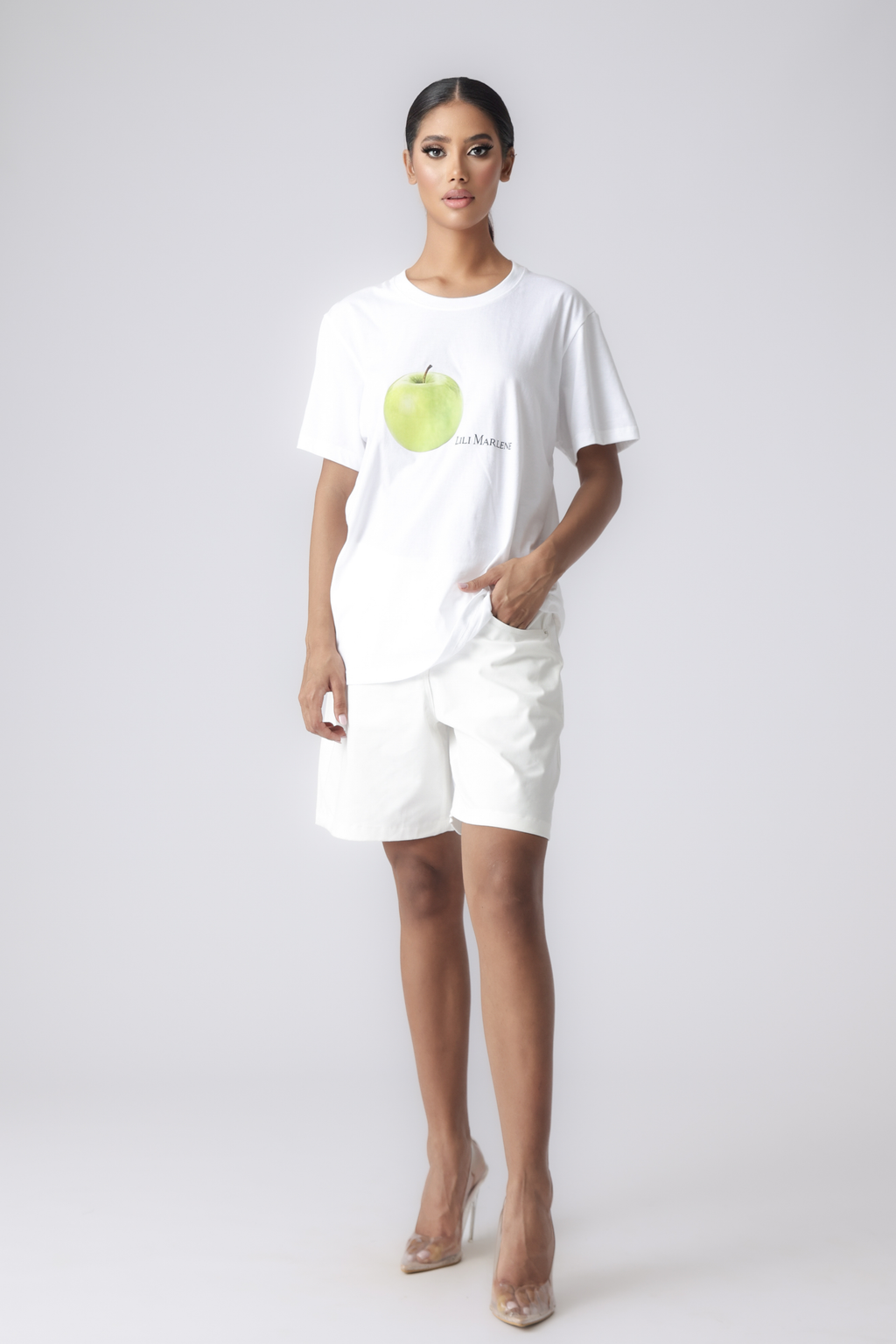 APPLE T-SHIRT