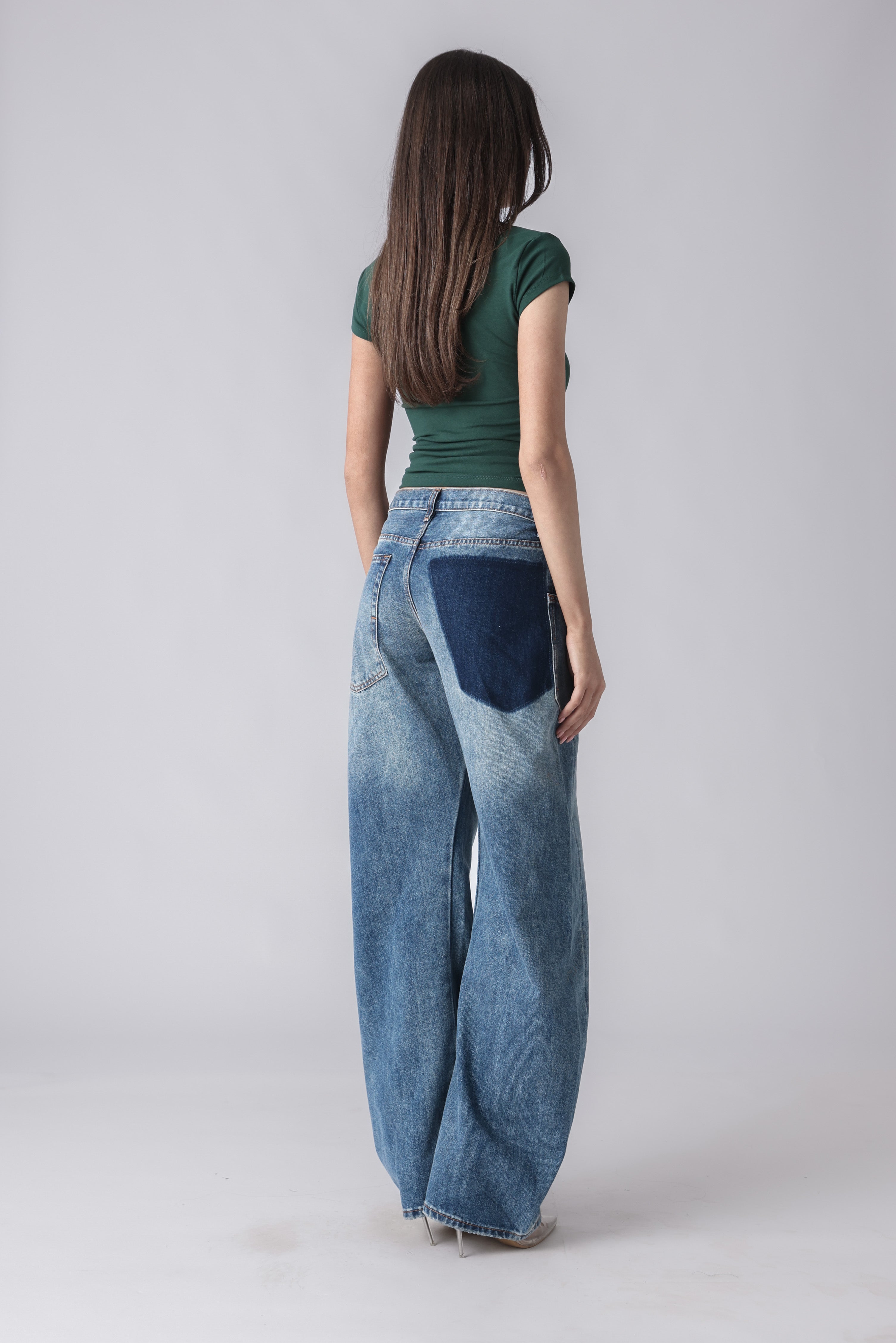 APRIL TOP