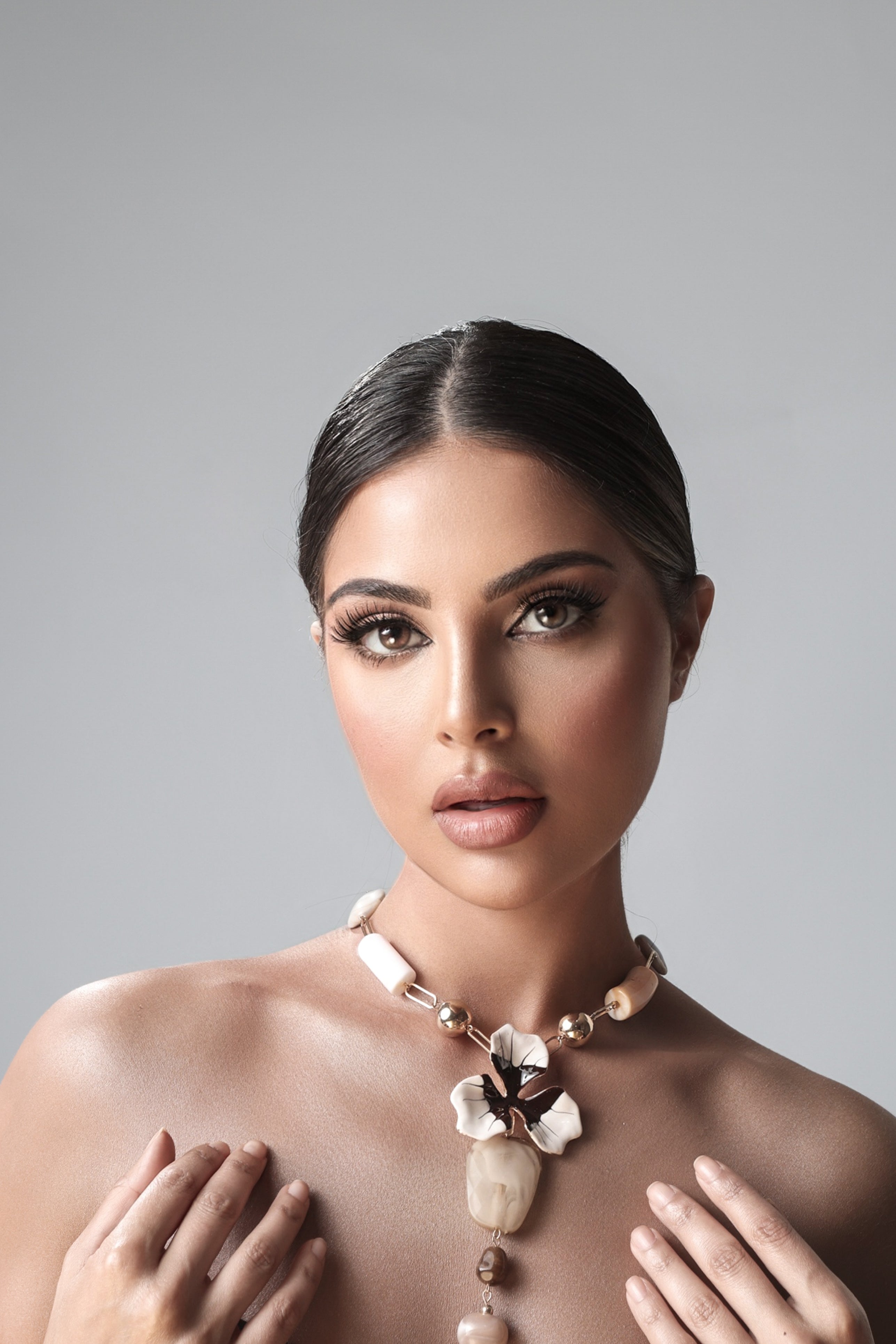 FLOWER NECKLACE
